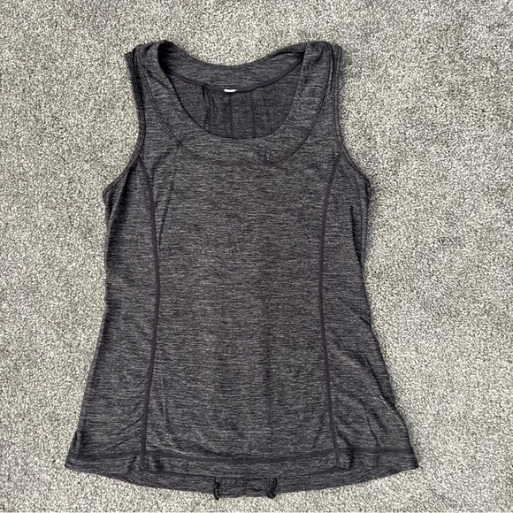 lululemon athletica Tops - Lululemon tank top womens 4 heather gray ruffle back athletic performance summer
